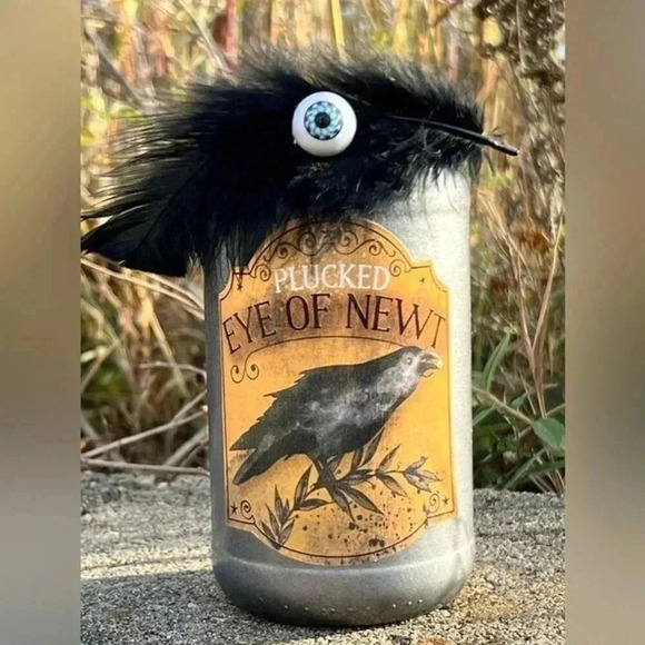 NEW “PLUCKED EYE OF NEWT” Halloween Apothecary/Potion Jar/Bottle with feather - Picture 2 of 10